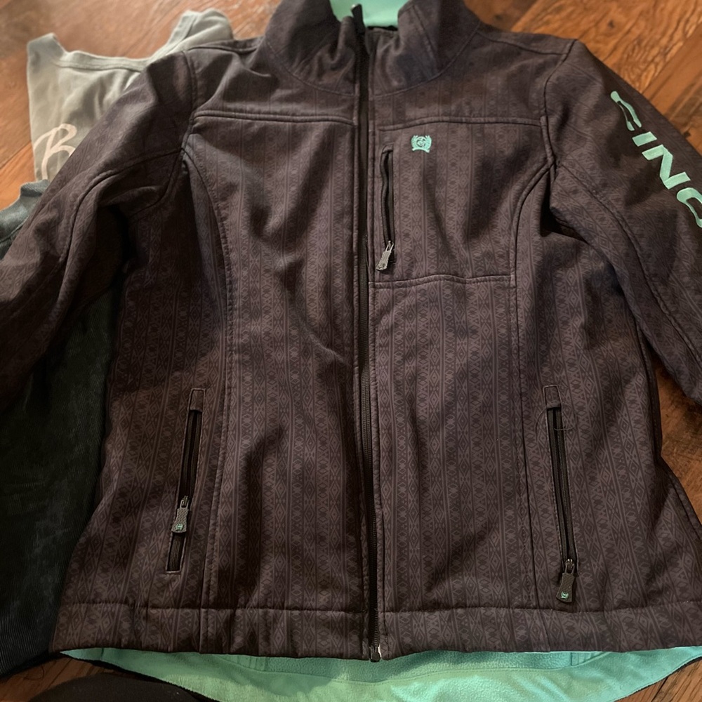 Cinch jacket size large. Fits like a medium